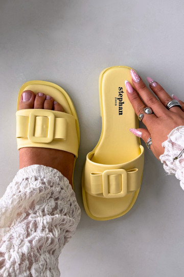Chinelos femininos com saltos largos e fivelas em amarelo "Melivra" 2