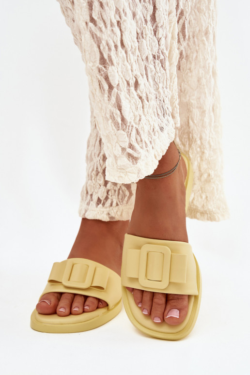 Chinelos femininos com salto largo com fivelas cor amarela Melivra