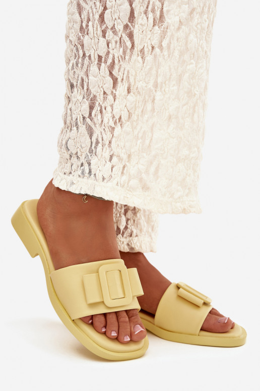 Chinelos femininos com salto largo com fivelas cor amarela Melivra