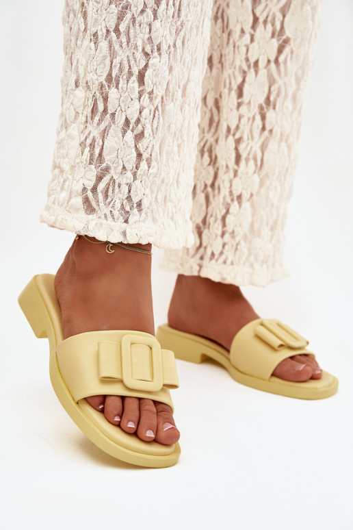 Chinelos femininos com salto largo com fivelas cor amarela Melivra