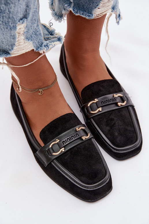 Mocassins femininos com detalhes decorativos, na cor preta Evelora