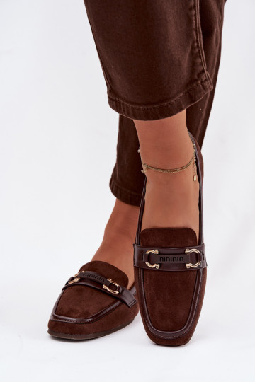 Mocassins femininos com detalhes decorativos, na cor chocolate Evelora 2