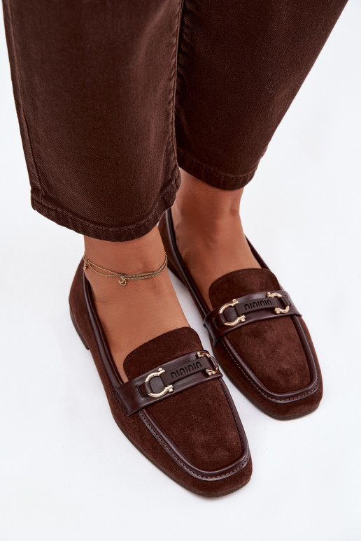 Mocassins femininos com detalhes decorativos, na cor chocolate Evelora