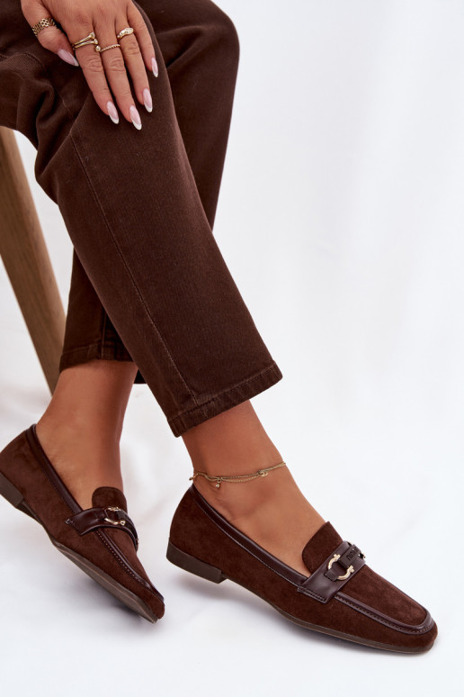 Mocassins femininos com detalhes decorativos, na cor chocolate Evelora
