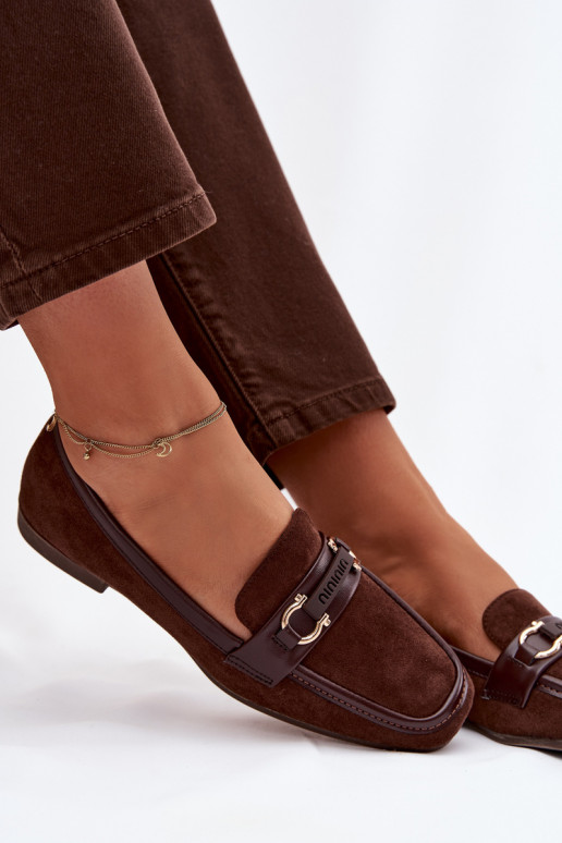 Mocassins femininos com detalhes decorativos, na cor chocolate Evelora