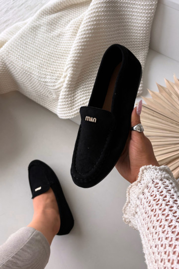 Mocassins pretos femininos com detalhes dourados "Sarivelle"