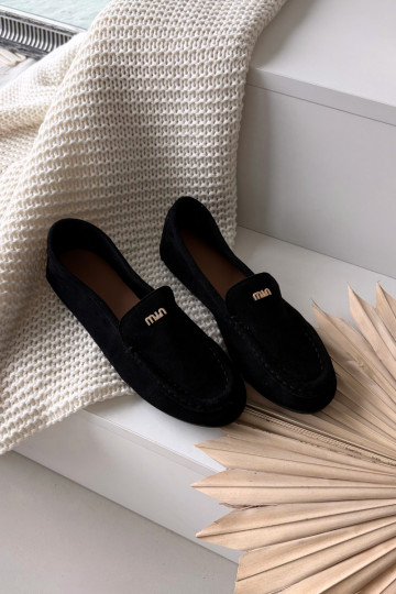 Mocassins pretos femininos com detalhes dourados "Sarivelle" 2