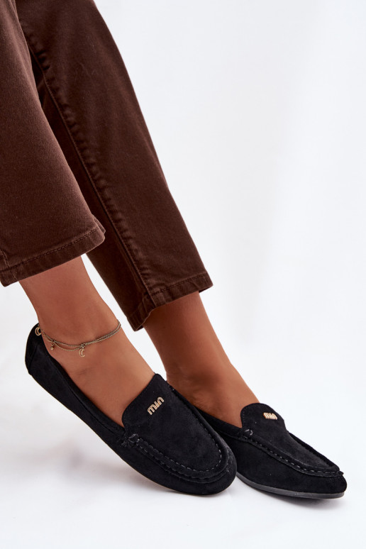 mocassins femininosPequenom cor douradam Detalem cor preta Sarivelle