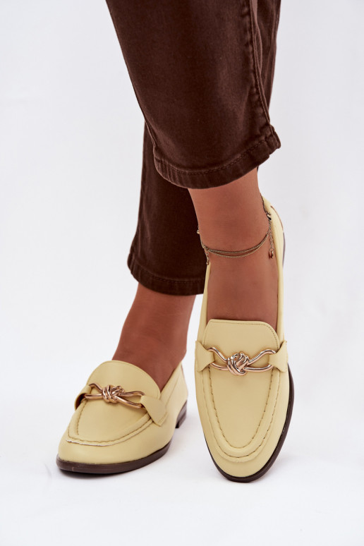 Mocassins Feminino Com decorações Detalem cor amarela Rosynne