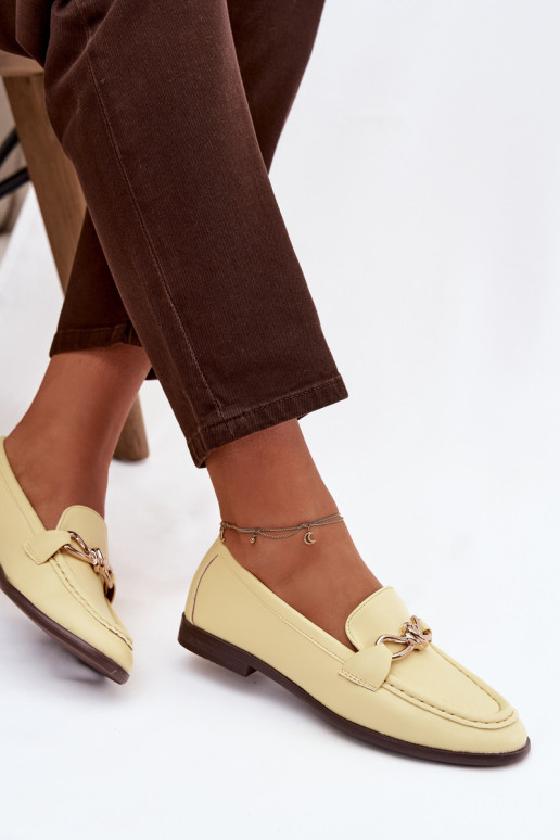 Mocassins Feminino Com decorações Detalem cor amarela Rosynne