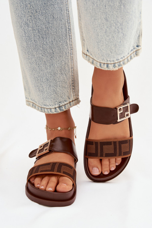 Chinelos femininos com fivelas douradas, cor marrom
