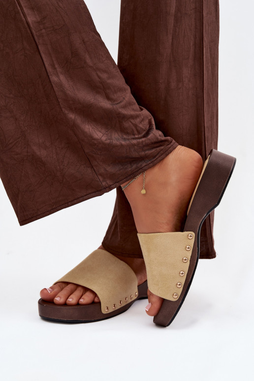 Chinelos femininos Ze cor douradami Pregos cor amarela Ferinna