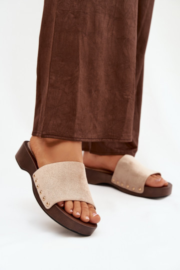 Chinelos femininos Ze cor douradami Pregos bege Ferinna 2