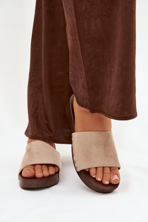 Chinelos femininos Ze cor douradami Pregos bege Ferinna