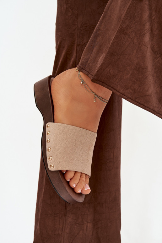 Chinelos femininos Ze cor douradami Pregos bege Ferinna