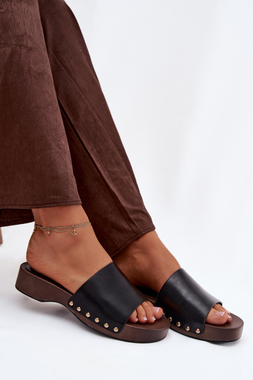 Chinelos femininos Ze cor douradami Pregos cor preta Terissa