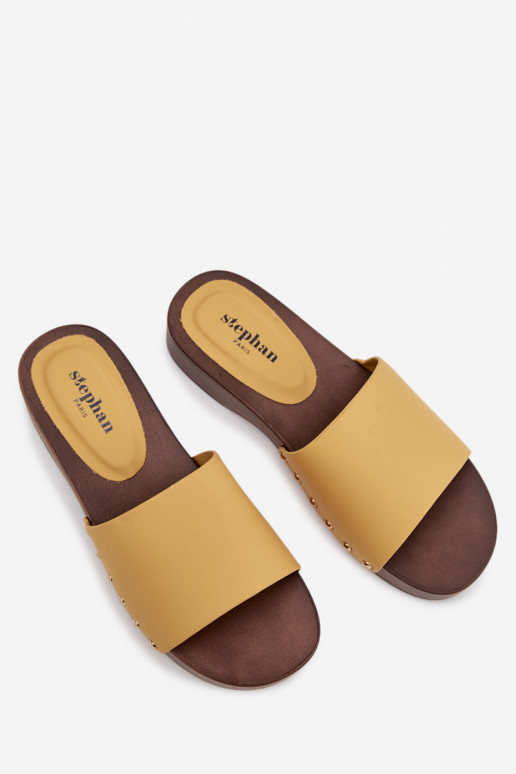 Chinelos femininos com rebites cor amarela Terissa