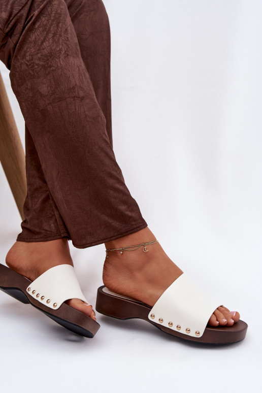 Chinelos femininos com rebites cor branca Terissa