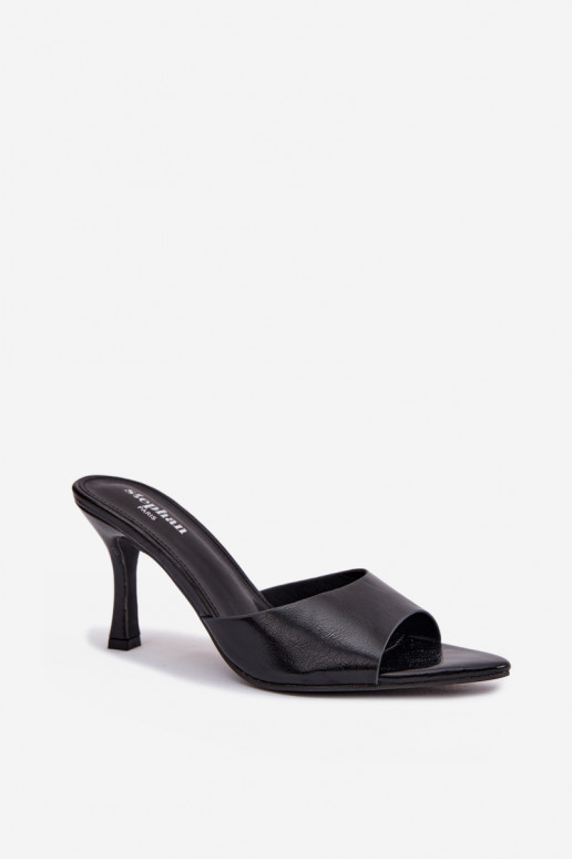 com efeito verniz Chinelos femininos com salto cor preta Lirissa