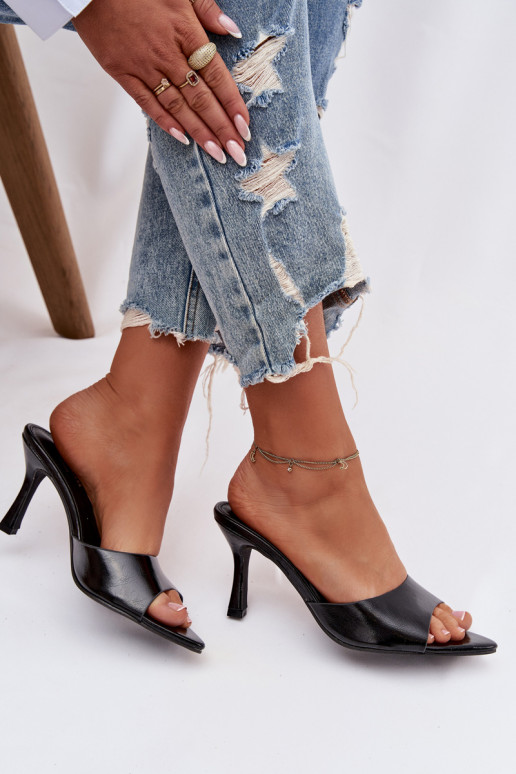 com efeito verniz Chinelos femininos com salto cor preta Lirissa