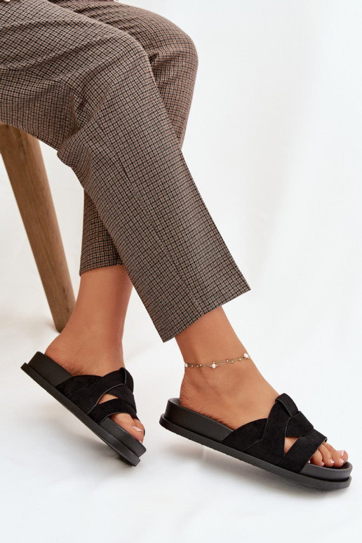 Chinelos femininos de camurça ecológicaoParae com listras cor preta Tem que serrivessa