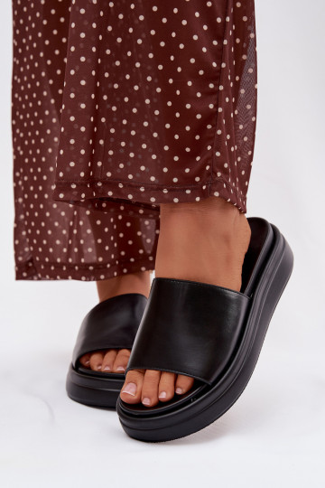 Chinelos femininos com uma plataforma cor preta Tanelisse 2