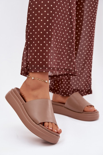 Chinelas femininas cor areia com plataforma Tanelisse