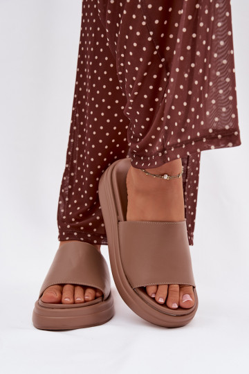 Chinelos femininos com uma plataforma bege Tanelisse 2