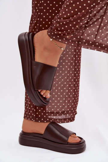Chinelas femininas cor chocolate com plataforma Tanelisse