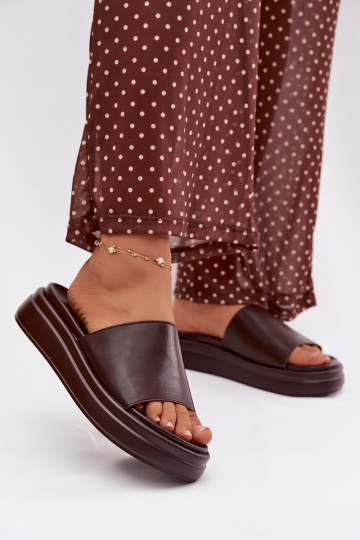 Chinelas femininas cor chocolate com plataforma Tanelisse 2