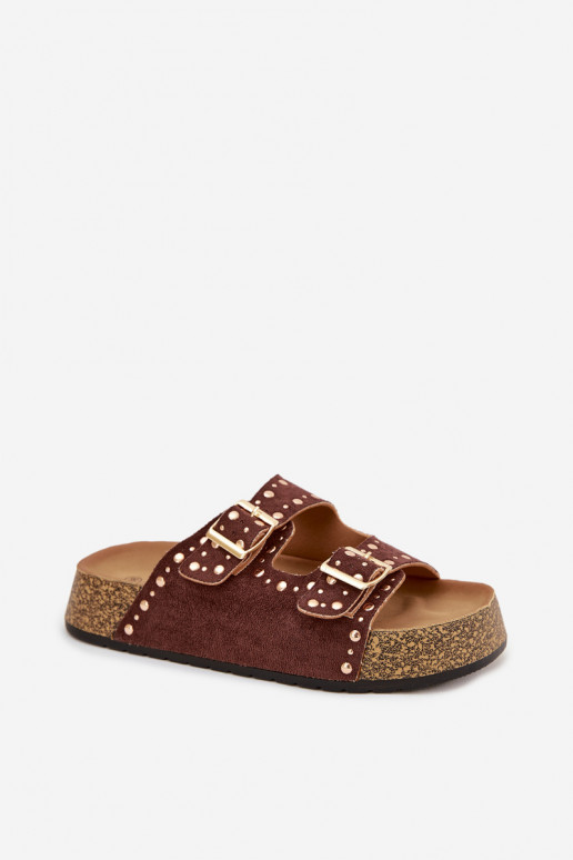 Chinelos femininos Ze cor douradami com fivelasmi E pregos cor marrom Tervina