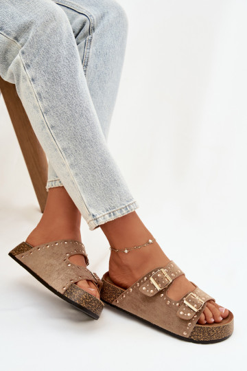Chinelas femininas cor caqui com fivelas e tachas douradas Tervina