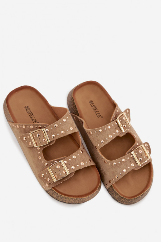 Chinelos femininos Ze cor douradami com fivelasmi E pregos cor cáqui Tervina