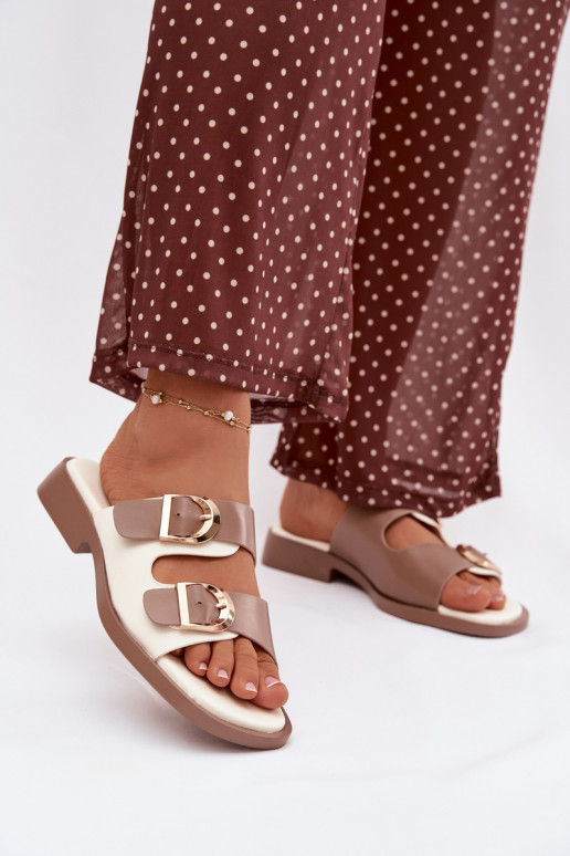 Chinelos femininos Ze cor douradami com fivelasmi bege Danelle