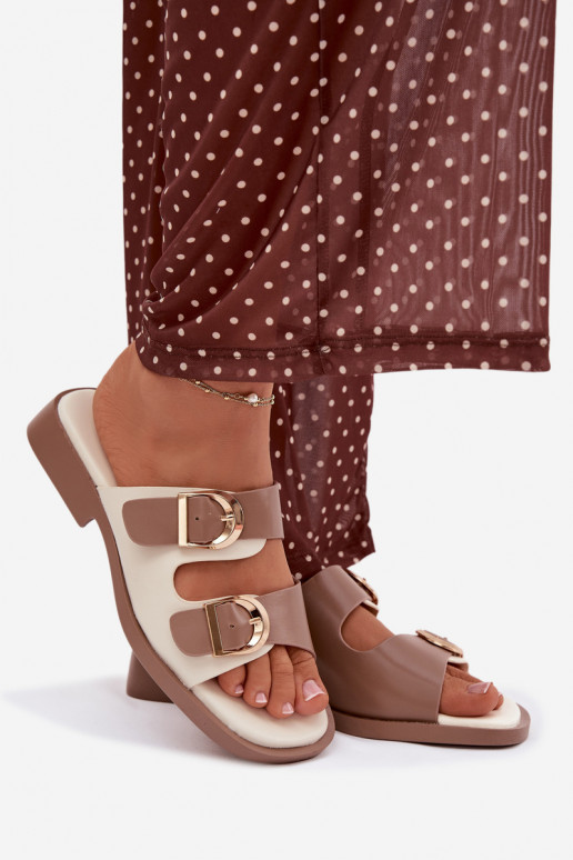 Chinelos femininos Ze cor douradami com fivelasmi bege Danelle