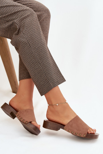 Chinelos femininos com salto largo Ze cor douradami Pregos cor marrom Girella 2