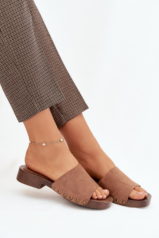 Chinelos femininos com salto largo Ze cor douradami Pregos cor marrom Girella