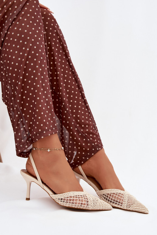 sandálias com elementos abertos com salto fino cor de marfim Hanelis