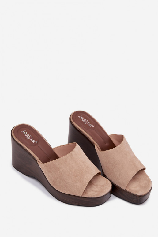 Chinelos femininos Em uma cunha bege Ravelia