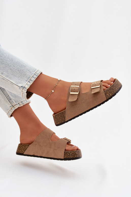 Chinelos femininos com uma plataforma Ze cor douradami com fivelasmi bege Tovessa