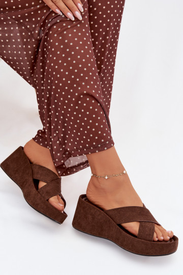 Chinelos femininos Em uma cunhade camurça ecológicau CzekoladoParae Calorine