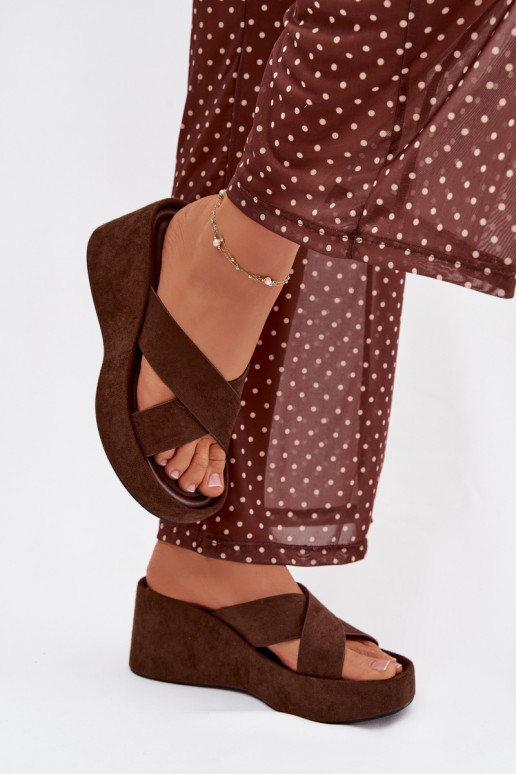 Chinelos femininos Em uma cunhade camurça ecológicau CzekoladoParae Calorine