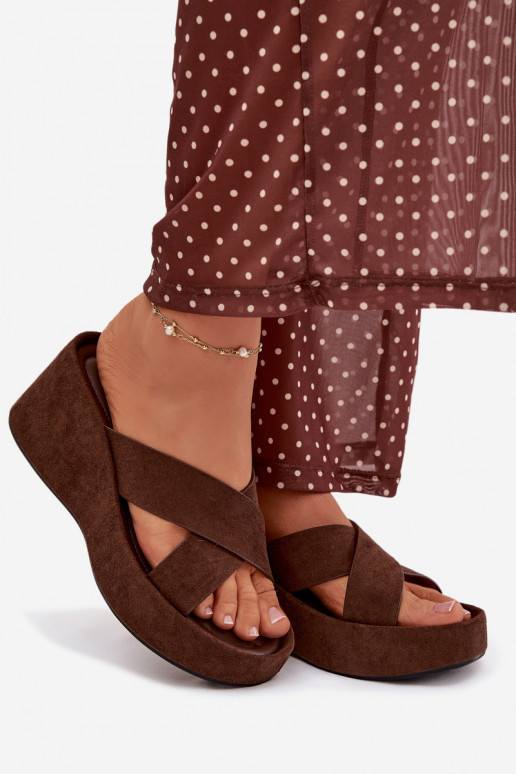 Chinelos femininos Em uma cunhade camurça ecológicau CzekoladoParae Calorine