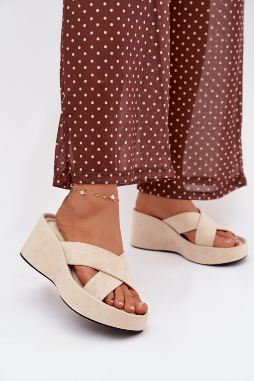 Chinelos femininos Em uma cunhade camurça ecológicau bege Calorine