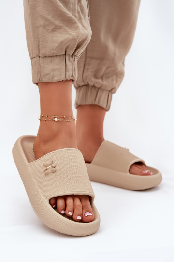 Chinelos leves Chinelos femininos com uma plataforma Com Urso Vinceza 75210 bege 2