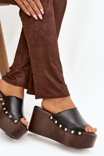 Chinelos femininos de plataforma com rebites pretos Taireline