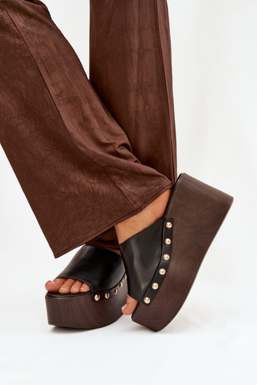 Chinelos femininos de plataforma com rebites pretos Taireline