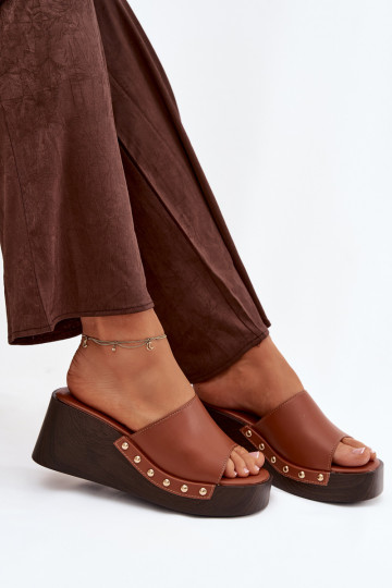 Chinelas femininas de plataforma dourada Arionne, cor marrom