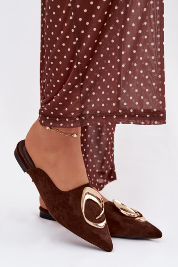 Chinelas femininas cor chocolate "Mule" com detalhes dourados requintados Galvella 2