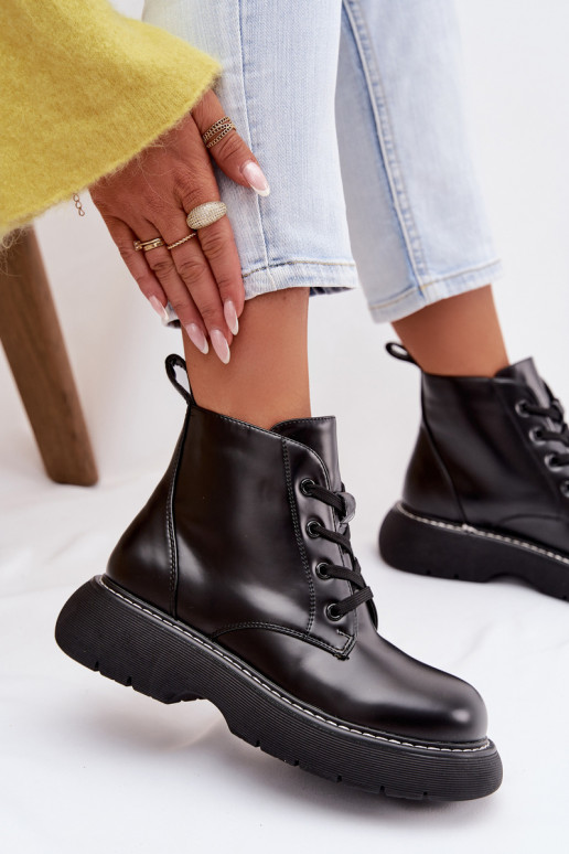 aquecimento Botas femininas com uma plataforma com atacadores cor preta Harmine